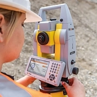 GeoMax Zoom 75 A10 2"
